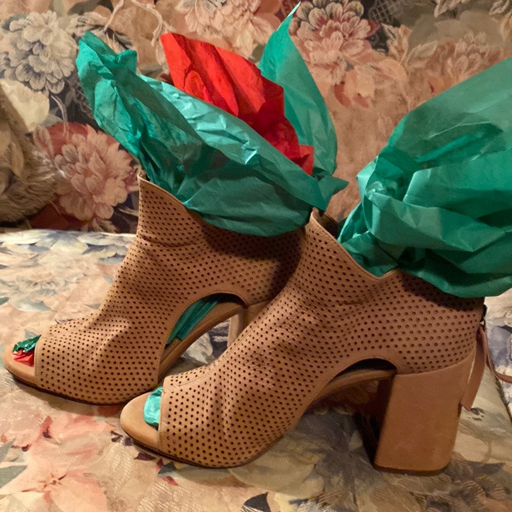 GB GIANNI BINI BROWN LEATHER PEEP TOE BOOTIE